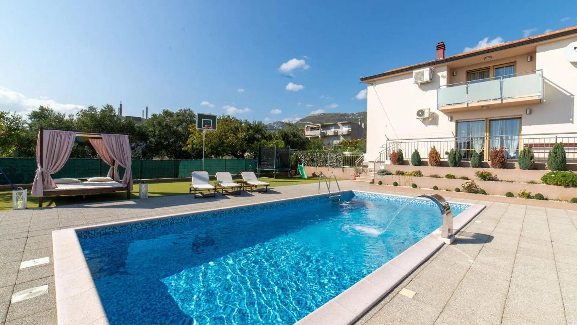 Spacious Holiday Home With Pool And Hot Tub In Kastel Stari 0*,  Croatia